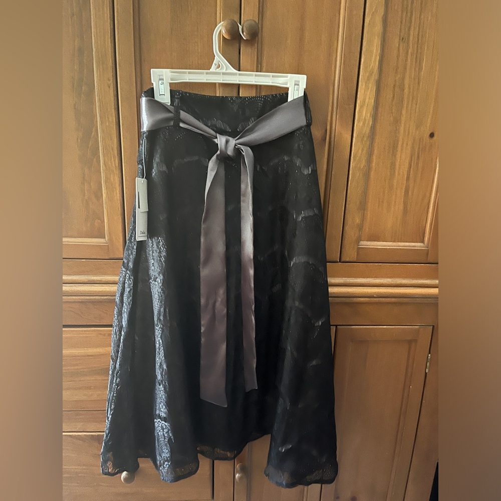 Dalia Collection lace overlay skirt NEW